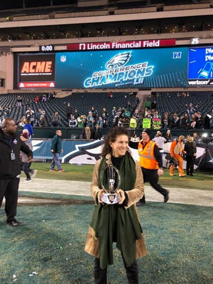 Christina Weiss Lurie, Minority Owner of The Eagles, Answers 5 Key Questions – Hollywood Life