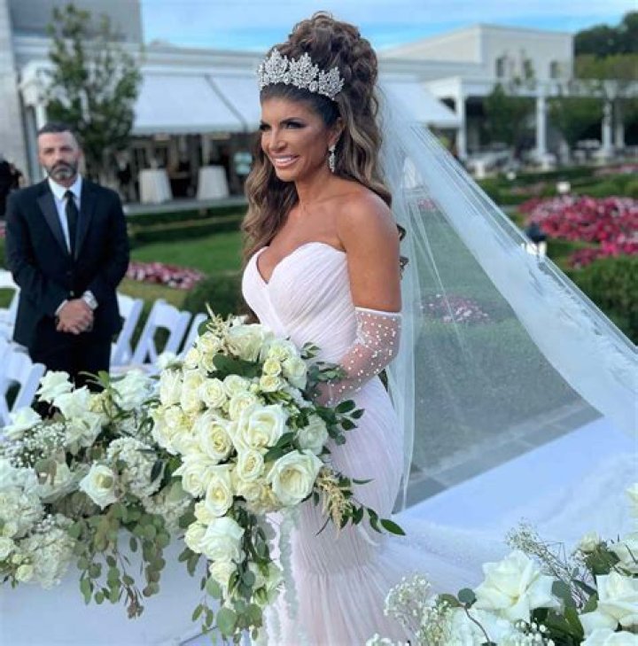 Gia Giudice Shows 1st Public Support For Mom Teresa’s New Romance With BF Louie Ruelas — See Comment